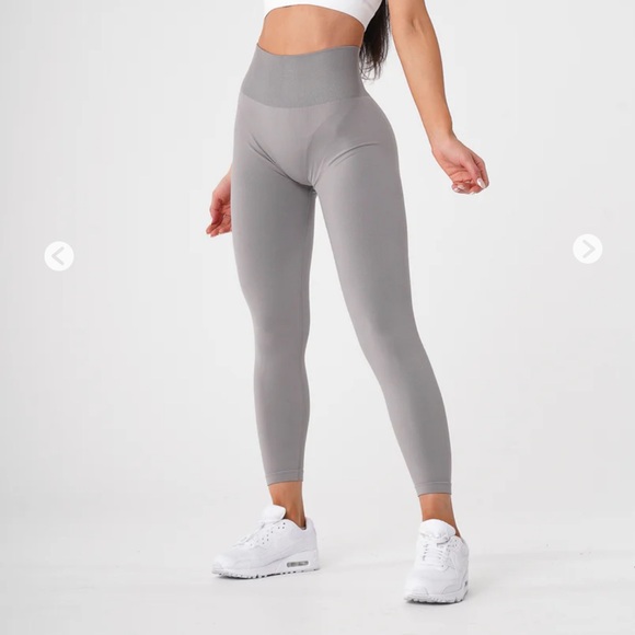 NVGTN Light Grey Solid Seamless Leggings - Picture 4 of 4